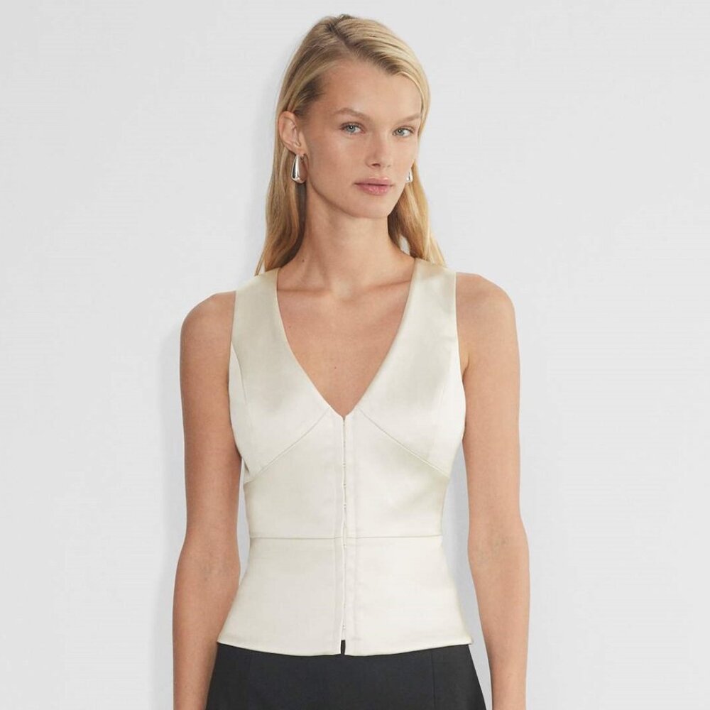 Aritzia Cream V-Neck Sleeveless Top